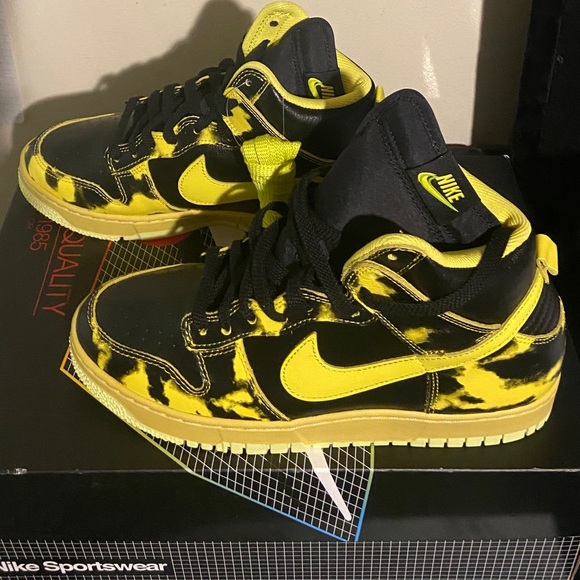 Nike Dunk - Picture 2 of 4